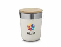 Bebidas geladas por mais tempo neste copo térmico, com capacidade de 300ml, feito em inox, com parede dupla e tampa de bambu que possui um anel de silicone para vedação. Seu design e pintura fosca são o toque de modernidade que você procura.