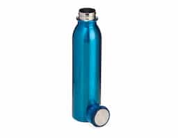 Bebidas na temperatura ideal em qualquer momento do dia. Esta garrafa térmica feita em inox 304, com parede dupla e capacidade de até 800ml é perfeita para qualquer ocasião, leve-a para a academia, parque ou até mesmo, para o trabalho. A sua alça de transporte é feita de silicone e está embutida na tampa (retire-a quase que completamente para usá-la). Uma verdadeira aliada na correria do dia a dia.