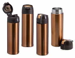 Para quem busca praticidade e desempenho em um só produto, a nossa garrafa térmica de 480ml é a escolha perfeita! Com tampa de trava segura e anel de silicone antivazamento, você pode carregá-la tranquilamente na bolsa ou mochila, sem se preocupar com vazamentos. O bocal foi projetado para uma experiência de consumo confortável, enquanto a vedação interna na tampa mantém as bebidas na temperatura ideal por muito mais tempo, seja quente ou fria. Compacta e eficiente, é a companheira ideal para acompanhar você em todos os momentos do dia!