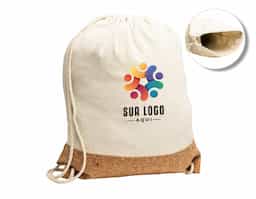Sacochila em lona e cortiça com alças de algodão, resistente e elegante. Design prático para o dia a dia ou aventuras, combinando durabilidade, conforto e estilo. Um brinde corporativo sustentável que agrega sofisticação discreta e funcionalidade à rotina.