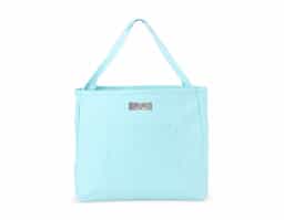Descubra a praticidade e a durabilidade desta bolsa espaçosa e versátil! Com um design funcional, ela oferece — interno e externo — para organizar tudo com mais facilidade. Feita de lona e resistente à água, é ideal para qualquer ocasião. Suas alças são reforçadas com costura interna, garantindo segurança e conforto no transporte. E para uma organização impecável, o fundo removível mantém a estrutura firme, proporcionando mais estabilidade e facilitando o acesso aos seus itens essenciais.