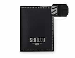 Porta documento em couro sintético.