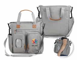 Bolsa multifuncional em poliéster com detalhes em PU. Possui 2 compartimentos laterais, 3 bolsos frontais com zíper, 1 na parte oposta com fechamento em velcro, incluindo um específico para lenços umedecidos. Conta com alças de ombro e de mão com acabamento em PU, além de interior espaçoso com divisórias e fechamento em zíper. Prática e organizada para o dia a dia.