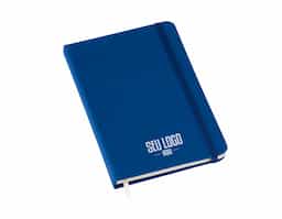 Caderneta tipo moleskine com 80 folhas sem pauta, ideal para anotações, esboços e registros do dia a dia. Compacta e prática, oferece versatilidade para diferentes usos. Um brinde corporativo funcional e elegante, perfeito para acompanhar reuniões, estudos ou momentos de inspiração.