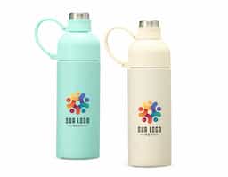 Mantenha a bebida na temperatura ideal, seja ela quentinha ou bem gelada! Com excelente conservação, nossa Garrafa Térmica de 460ml, produzida em aço inoxidável 304 e base antiderrapante para maior estabilidade em superfícies, possui um design super prático com duas aberturas, sendo uma com bocal contendo tampa protetora rosqueável e alça emborrachada integrada para facilitar a locomoção, e outra abertura larga para facilitar o enchimento e a limpeza.  Mais do que prática, essa garrafa garante que a bebida mantenha sua qualidade térmica e sabor por muito mais tempo.