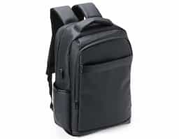 Mochila de 21L em couro sintético, com 4 compartimentos, espaço p/ notebook 15,6", USB, antifurto, engate p/ malas e alças acolchoadas. Conforto e estilo no dia a dia corporativo!

Se quiser uma versão com outro foco (mais técnica, mais criativa, mais comercial), posso adaptar também!