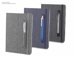 Caderno com capa produzida em tecido sustentável RPET, que contribui para a preservação do meio ambiente. Conta com suporte para caneta integrado à capa e design dobrável que se transforma em suporte para smartphone.
Miolo com 80 folhas pautadas, ideal para anotações no dia a dia.
Observação: Não acompanha caneta. Imagem meramente ilustrativa.