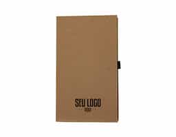 Anote e marque os registros importantes com nosso Bloco de Anotações em Kraft. Ideal para acompanhar uma rotina cheia de anotações, com aproximadamente 80 folhas marfim para escrever e destacar sempre que necessário. Conta com um bloco autoadesivo rosa com cerca de 25 folhas, autoadesivos coloridos com aproximadamente 24 unidades e um suporte para caneta em nylon, deixando tudo mais acessível. Com o Bloco de Anotações em Kraft, você terá tudo o que precisa para registrar e organizar  ideias de forma eficiente.