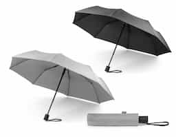 Guarda-chuva em poliéster 100% reciclado 190T pongee, com varetas em fibra de vidro e pega em PP. O guarda-chuva, dobrável em 3 secções, tem abertura automática e é à prova de vento.