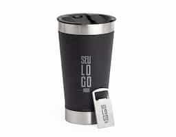 Copo térmico inox 500ml com tampa e abridor, ideal para manter sua bebida na temperatura certa por mais tempo. Possui acabamento levemente texturizado para melhor aderência e conforto ao segurar. A tampa é livre de BPA, garantindo mais segurança para o consumo. Design moderno e prático, perfeito para uso diário, viagens e passeios. Resistente e fácil de limpar, sendo um excelente companheiro para qualquer ocasião