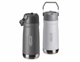 Garrafa térmica de inox com parede dupla e capacidade de 550ml. Tampa com alça para transporte, bico flip e canudo interno. Ideal para manter sua bebida na temperatura certa o dia todo.