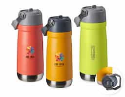 Garrafa térmica em inox com parede dupla e 550ml de capacidade. Possui tampa com alça para transporte, bico flip prático e canudo interno. Ideal para manter bebidas na temperatura ideal.