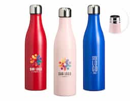Garrafa térmica de alta performance com capacidade de 800ml, fabricada em aço inoxidável com parede dupla, que ajuda a conservar a temperatura das bebidas por mais tempo. A tampa rosqueável conta com detalhe externo em relevo, proporcionando um design moderno e melhor aderência no manuseio. Ideal para acompanhar sua rotina com estilo e praticidade.
