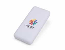 Nosso power bank 10.000mAh 4 em 1 é uma solução prática e eficiente para manter os dispositivos sempre carregados, mesmo quando estiver em movimento. Feito em plástico, este carregador portátil é compatível com diversos dispositivos, pois conta com quatro cabos acoplados: Lightning, tipo-C, micro-USB e USB. Além disso, o power bank possui um suporte lateral integrado, feito para manter o celular na horizontal durante o carregamento, permitindo assistir vídeos ou participar de reuniões enquanto o dispositivo carrega. Funcional, nosso carregador é equipado com duas lanternas para situações de emergência. Sua entrada micro-USB 5V=2.1A e saída USB 5V=2.1A, oferece um desempenho eficiente e rápido para o dia a dia.
