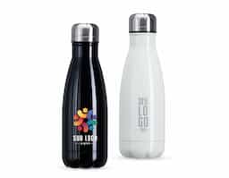 Garrafa de inox com capacidade de 540ml, ideal para o dia a dia. Possui acabamento brilhante e tampa rosqueável, combinando simplicidade e elegância para acompanhar a rotina com praticidade.