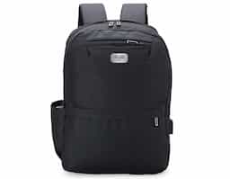 Mochila de nylon 24 litros com três compartimentos, sendo o principal com bolso para notebook 14 polegadas. A mochila possui um bolso lateral e suporte externo usb.