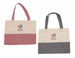 Sacola ecológica confeccionada em algodão resistente, com alças costuradas na parte interna para maior durabilidade, conforto no uso e acabamento mais discreto e elegante.