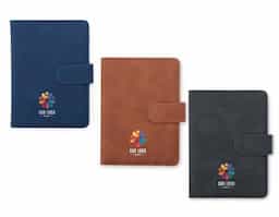 Garanta a segurança dos seus documentos enquanto viaja! O nosso porta-passaporte é a solução para viajar com tranquilidade. Além de organizar documentos de forma prática, ele conta com tecnologia de proteção RFID, que bloqueia a leitura não autorizada de dados de cartões e chips de identificação. Feito em couro sintético de alta qualidade, possui quatro compartimentos para cartões, três bolsos, sendo um exclusivo para passaporte, outro para dinheiro e documentos e dois espaços para cartões SIM. Seu fechamento imantado combina elegância e funcionalidade, garantindo praticidade e segurança durante as viagens.