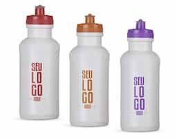 Squeeze de 500ml fabricado em plástico livre de BPA. Apresenta detalhe em relevo na parte superior e tampa rosqueável com bico de silicone, que proporciona praticidade no uso diário.