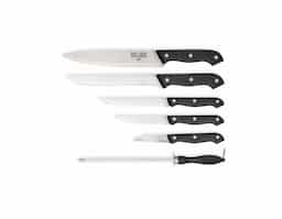 Um kit completo para ajudar na preparação de um churrasco inteiro e deixar o momento de confraternização ainda melhor. Este conjunto traz 7 itens, incluindo 1 tábua em plástico, 1 chaira em aço inox, e 5 facas em tamanhos diferentes do mesmo material: 1 faca de legumes (com 3 polegadas de lâmina), 1 faca de cozinha (com lâmina de 4 polegadas), 1 faca de desossar (com lâmina de 5 polegadas), 1 faca trinchante (com lâmina de 7 polegadas) e 1 faca peixeira (com lâmina de 8 polegadas). Tudo isso acompanhada por uma elegante maleta para facilitar a organização e o transporte do kit.