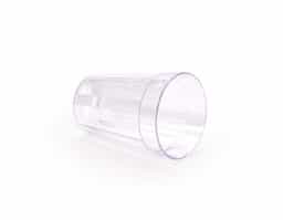 Copo em plástico PS Cristal transparente, com capacidade de 190 ml. Seu design prático o torna ideal para diversas ocasiões, como café, água, suco, refrigerante ou bebidas em momentos de lazer, sendo uma opção versátil para uso doméstico ou profissional.