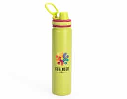 Garrafa térmica em inox com capacidade de 750 ml, ideal para manter líquidos quentes ou frios por mais tempo. Possui parede dupla com isolamento a vácuo, tampa rosqueável com proteção no bocal e alça flexível, garantindo conservação térmica, segurança e praticidade no uso diário.