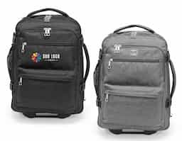 Mochila de 17L feita em poliéster impermeável, com alça retrátil em metal, botão e freios em plástico. Possui diversos bolsos: dois frontais, um lateral em tela, um interno em tela e um superior para guardar a alça. Pode ser usada nas costas ou como mala de mão, com alças superior e lateral reforçadas.