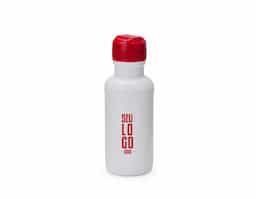Squeeze em plástico PEAD, com capacidade de 500 ml. Possui tampa rosqueável que protege o bocal e evita vazamentos, sendo uma opção prática e eficiente para hidratação no dia a dia.