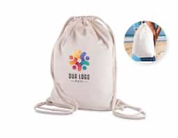 Sacola/mochila produzida em algodão 145g/m², material leve, resistente e sustentável. Possui alças ajustáveis que permitem uso tanto como sacola quanto como mochila, oferecendo praticidade no dia a dia. Ideal para eventos, feiras, ações promocionais ou uso pessoal, com excelente área para personalização da sua marca.