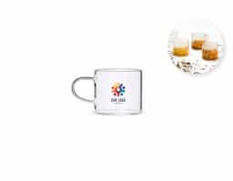 Um kit com seis xícaras em estilo clássico para servir uma bebida quente de um jeito especial. Com capacidade máxima de 100ml, cada uma delas é feita em vidro borossilicato, matéria-prima conhecida por sua durabilidade e resistência, o que as transformam em opções excelentes para tomar aquela dose de café ou chá a qualquer hora do dia.