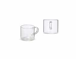 Um kit com seis xícaras em estilo clássico para servir uma bebida quente de um jeito especial. Com capacidade máxima de 100ml, cada uma delas é feita em vidro borossilicato, matéria-prima conhecida por sua durabilidade e resistência, o que as transformam em opções excelentes para tomar aquela dose de café ou chá a qualquer hora do dia.