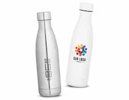 Garrafa térmica em aço inox 90% reciclado com parede dupla, isolada a vácuo e acabamento em mate. A tampa de rosca é à prova de vazamentos. Capacidade até 520 mL. Fornecido em caixa presente de papel kraft reciclado. Certificação EU Food Grade.