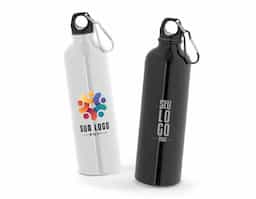 Squeeze esportiva em aço inox de parede simples. A tampa tem um mosquetão que facilita seu transporte ou pode ser pendurado numa mochila. Capacidade até 820 mL. Caixa branca 94657 vendida opcionalmente. Certificação EU Food Grade.