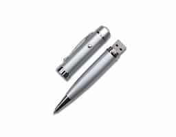 Caneta esferográfica plástica pen drive 4GB com laser. Acompanha bateria interna. Acionamento por giro Rosquear a caneta para utilizar a função pen drive.