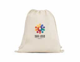 Sacola tipo mochila feita em 100% algodão orgânico (140 g/m²), unindo praticidade e sustentabilidade. Possui alças em algodão que também funcionam como cordão de fechamento, garantindo segurança e conforto no uso diário. Ideal para ações ecológicas, eventos ou uso pessoal com estilo consciente.