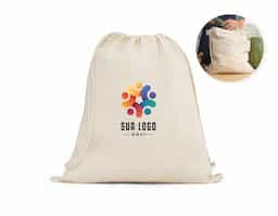 Sacola tipo mochila feita em 100% algodão orgânico (140 g/m²), unindo praticidade e sustentabilidade. Possui alças em algodão que também funcionam como cordão de fechamento, garantindo segurança e conforto no uso diário. Ideal para ações ecológicas, eventos ou uso pessoal com estilo consciente.