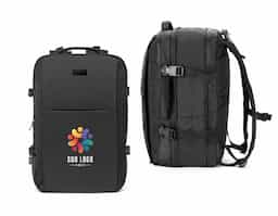 Mochila de viagem em poliéster reciclado 600D com acabamento repelente à água e forro em poliéster reciclado 210D. Possui três compartimentos principais: traseiro com bolsos para notebook até 17.3" e tablet até 10.1", central expansível para roupas e frontal com divisórias internas. Conta com três bolsos externos, dois com forro em PEVA, placa metálica removível, alças ajustáveis, cintas de compressão, pegas almofadadas e alça para trolley. Capacidade até 29 L.