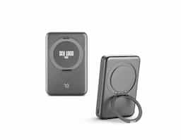 Bateria portátil magnética em ABS 100% reciclado, com carregador wireless super-rápido. Graças à capacidade magnética e carregamento sem fios, é fácil de fixar ao seu dispositivo móvel. A argola de suporte permite adaptar a posição para colocar o dispositivo móvel na vertical ou horizontal e ajustar a inclinação. Apresenta uma capacidade de 10.000 mAh, duas portas de entrada/saída USB-C com carregamento rápido PD 20W e potência máxima de 15W para carregamento super-rápido sem fios. Compatível com dispositivos móveis com tecnologia de carregamento sem fios. Incluso um cabo de carregamento rápido de saída dupla USB-A/USB-C e um grip magnético extra para os smartphones que não têm a função magnética.