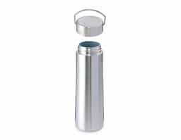 Garrafa térmica de 700ml feita em inox com ampola de cerâmica, que mantém a temperatura por mais tempo. Conta com base antiderrapante para maior estabilidade. Ideal como brinde corporativo sofisticado e funcional, unindo durabilidade e elegância no dia a dia.