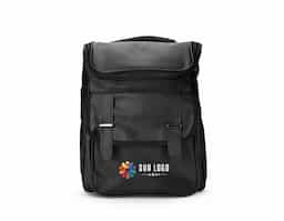 Mochila confeccionada em couro sintético impermeável com capacidade de até 18 litros. Possui compartimento interno para notebook de até 13 polegadas. Apresenta compartimento frontal com par de fivelas e fechamento em botões magnéticos, além de dois bolsos laterais. Possui área das costas e alças de mão e de costas com revestimento em tecido respirável.