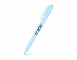Caneta plástica com detalhes em relevo, acionamento em clique e destravamento ao pressionar a parte inferior do clip e carga esferográfica azul de 1.0mm, garantindo uma escrita precisa e pegada confortável.