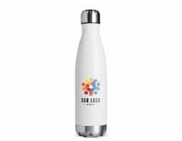 Garrafa térmica em inox com tampa rosqueável, pintura em spray e capacidade para até 500ml. Possui estrutura de parede dupla e vedação a vácuo, o que permite conservar a temperatura de líquidos por mais tempo.

Observação: As garrafas nos tons de azul apresentam acabamento acetinado, enquanto as demais cores possuem um acabamento mais opaco.