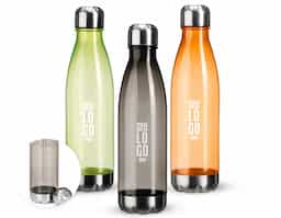 Garrafa plástica translúcida com capacidade de 750 ml e marcação de volume até 700 ml, ideal para acompanhar a rotina com praticidade. Possui base e tampa rosqueável em alumínio, que adicionam resistência e um toque moderno. Um brinde corporativo funcional e de grande apelo visual.