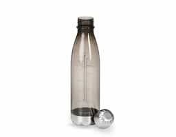 Garrafa plástica translúcida com capacidade de 750 ml e marcação de volume até 700 ml, ideal para acompanhar a rotina com praticidade. Possui base e tampa rosqueável em alumínio, que adicionam resistência e um toque moderno. Um brinde corporativo funcional e de grande apelo visual.