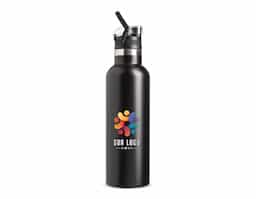 Garrafa térmica em inox 304 com capacidade de até 800ml. Possui estrutura de parede dupla e vedação a vácuo, permitindo conservar a temperatura de bebidas por mais tempo. Apresenta uma tampa rosqueável em plástico com protetor para o bocal e trava de segurança integrada à alça.