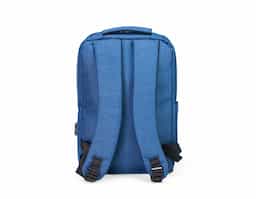 Mochila em nylon Oxford impermeável com detalhes em couro sintético, capacidade para até 14 litros, fechamento em zíper com puxadores em plástico e nylon. Possui compartimento interno com bolsos de tamanhos variados e divisória para notebooks de até 15,6 polegadas. Apresenta dois compartimentos frontais com abertura lateral, além de entrada para cabo USB e bolso lateral aberto. Dispõe também de alça de mão em poliéster reforçado e duas alças para as costas com revestimento em espuma respirável.