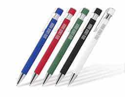 Caneta esferográfica em alumínio reciclado, com acionador e clipe cromado, escrita suave em tinta azul. Refil substituível tipo Parker garante durabilidade. Design elegante e sustentável, ideal como brinde corporativo que reforça sua marca com estilo e responsabilidade ambiental.