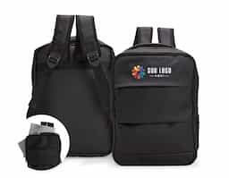 Mochila confeccionada em couro sintético, com capacidade máxima de 20 litros, ideal para uso profissional e cotidiano. Possui compartimento principal com divisória em malha para notebook de até 15,6”, garantindo proteção e organização. Conta com três compartimentos frontais em diferentes tamanhos para melhor acomodação de objetos e dois bolsos laterais em tecido respirável. As alças das costas são revestidas com o mesmo material respirável, proporcionando maior conforto, além de alça superior de mão para transporte prático. Um brinde corporativo moderno e funcional.