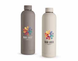 Garrafa produzida em aço inox 304, com estrutura de parede dupla que contribui para a conservação da temperatura das bebidas por mais tempo. Possui pintura com acabamento emborrachado, oferecendo melhor aderência e conforto no manuseio. Conta com tampa rosqueável e capacidade de até 750 ml. Um brinde corporativo moderno, resistente e funcional, ideal para valorizar a marca no dia a dia.