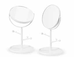 Espelho de mesa dupla face sem aumento. Possui estrutura em plástico com ganchos laterais e base circular para guardar pequenos objetos.